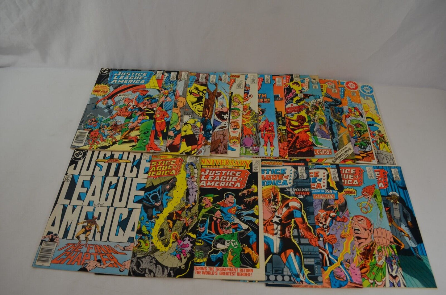 Justice League of America 146 194 219 221-223 230 233-239 +++ DC Comics Lot