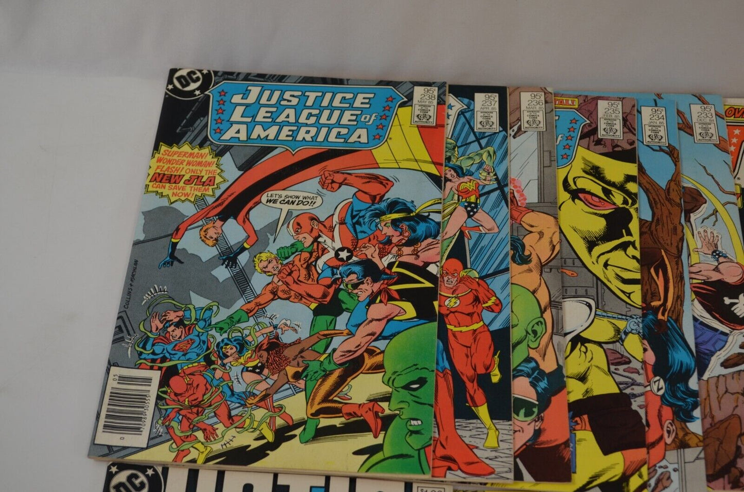 Justice League of America 146 194 219 221-223 230 233-239 +++ DC Comics Lot