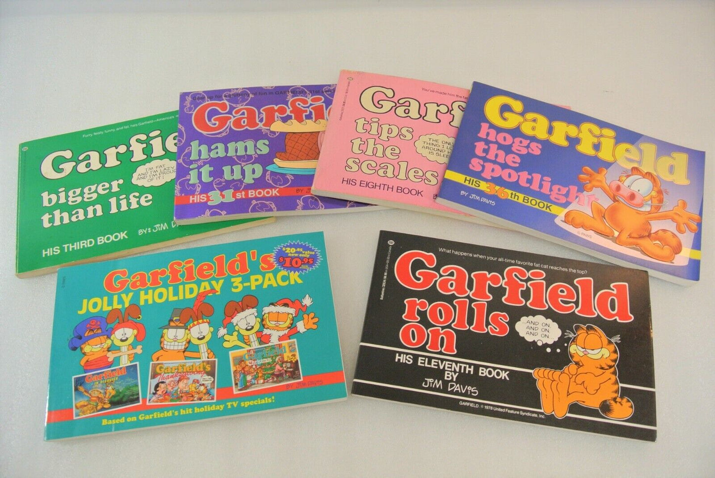 Garfield Lot of 6 Classic Comic Strip Books Bigger Than Life Hams It Up Holidays