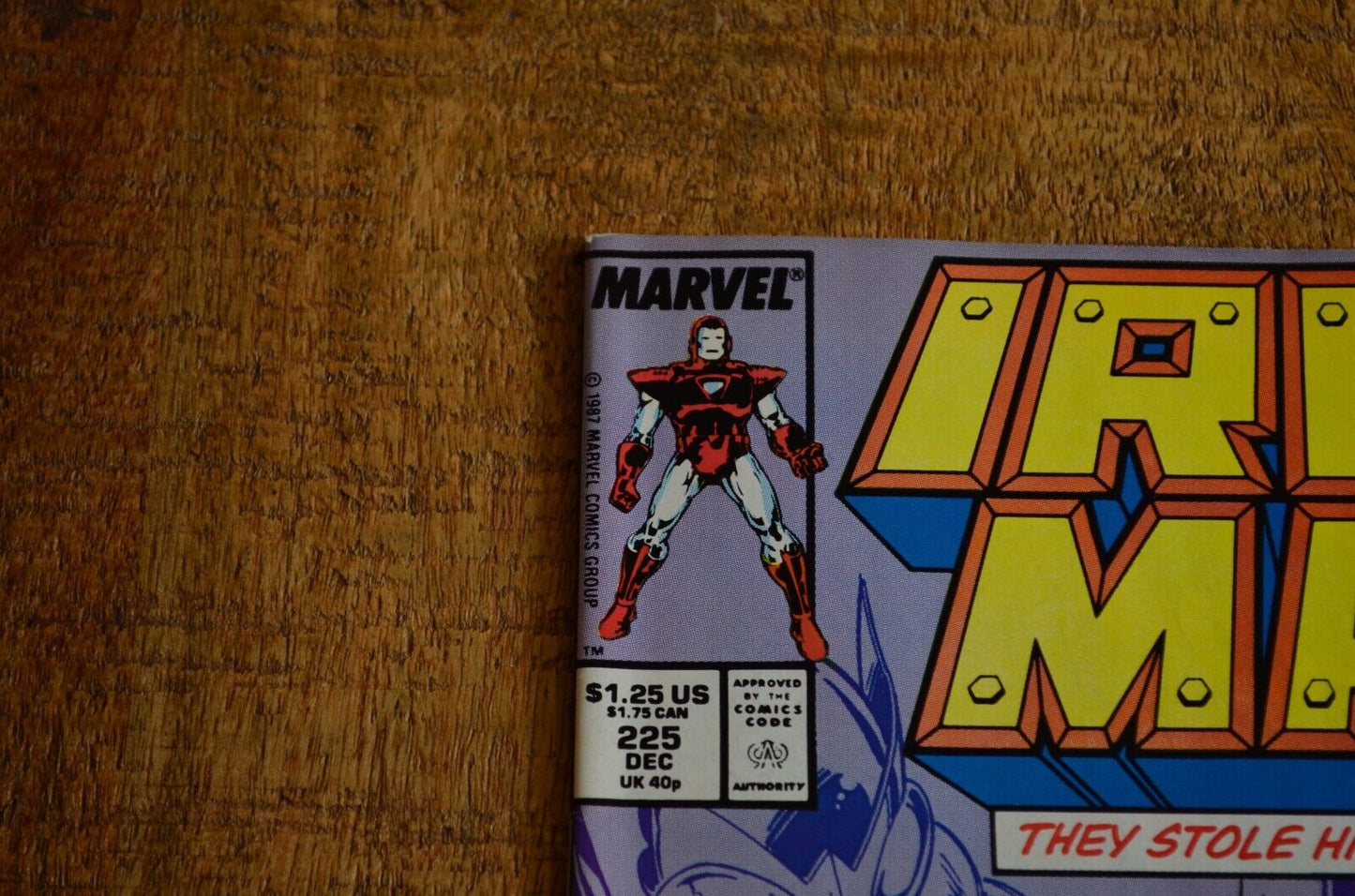 Invincible Iron Man #225 Marvel Comic Book December 1987 VF+ 8.5