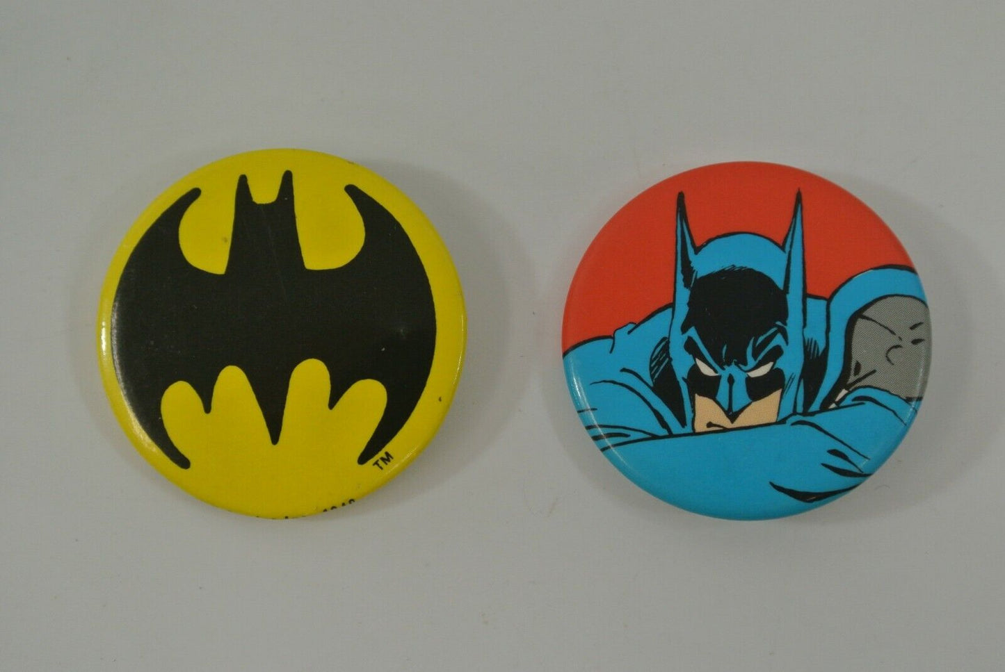 Batman Pin-Back Button Badge Vintage Lot of 3 DC Comics 1982 & 1940? Great Stuff