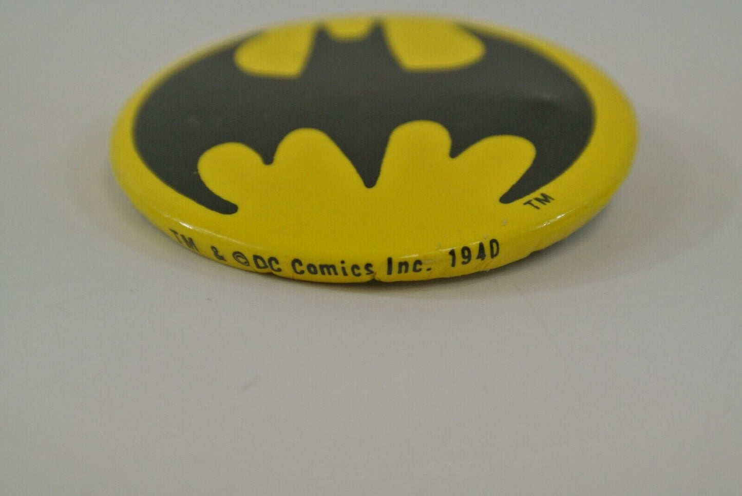 Batman Pin-Back Button Badge Vintage Lot of 3 DC Comics 1982 & 1940? Great Stuff