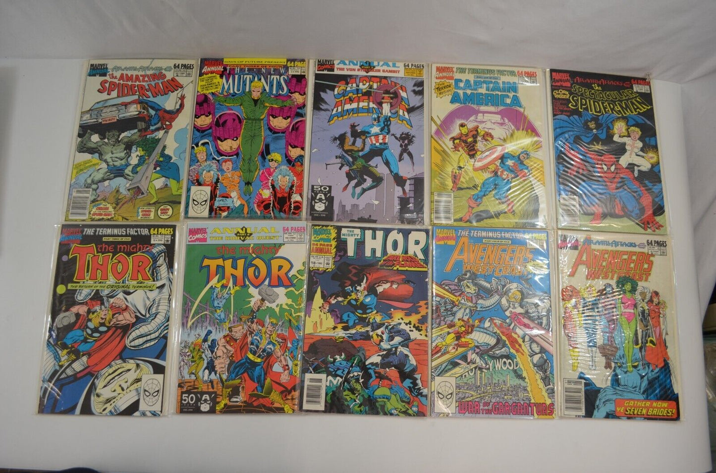 1990s Marvel Annuals Lot of 32 Comic Books Iron Man Punisher Avengers Daredevil