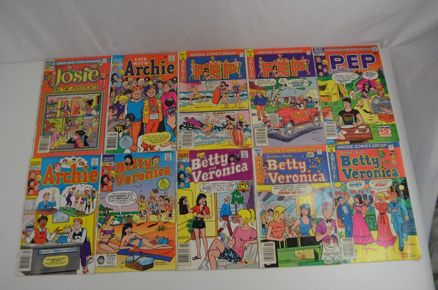 Various Archie Comic Books 40 Cent to 1.20 Lot of 86 Comic Books Good to VF