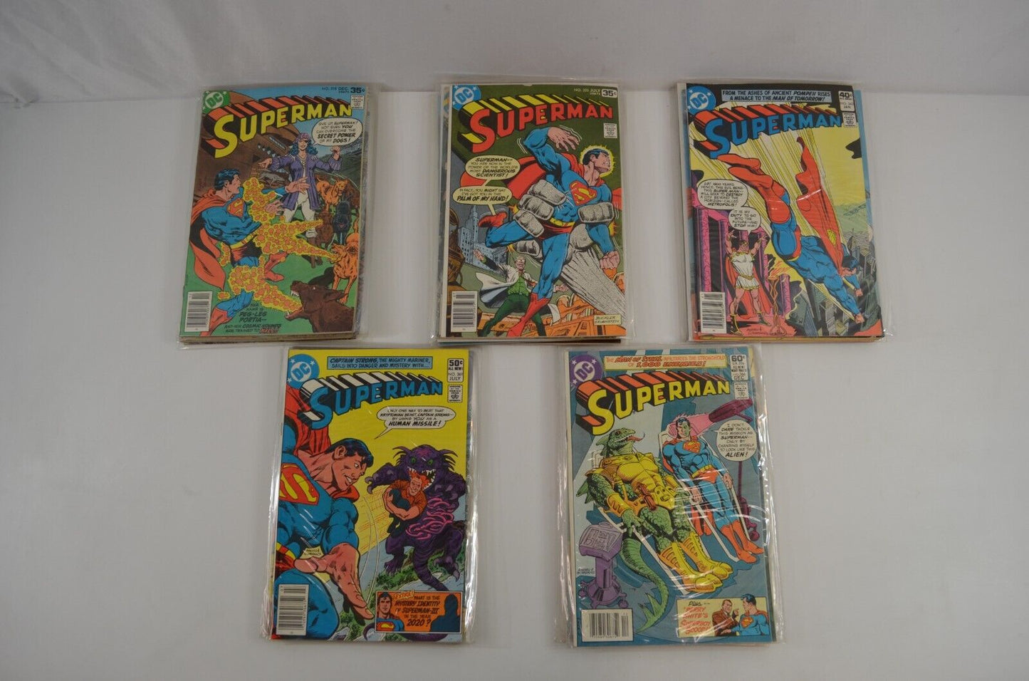 Superman 318-325 329 331 338-343 346 353 355 357-372 DC Comic Lot of 34