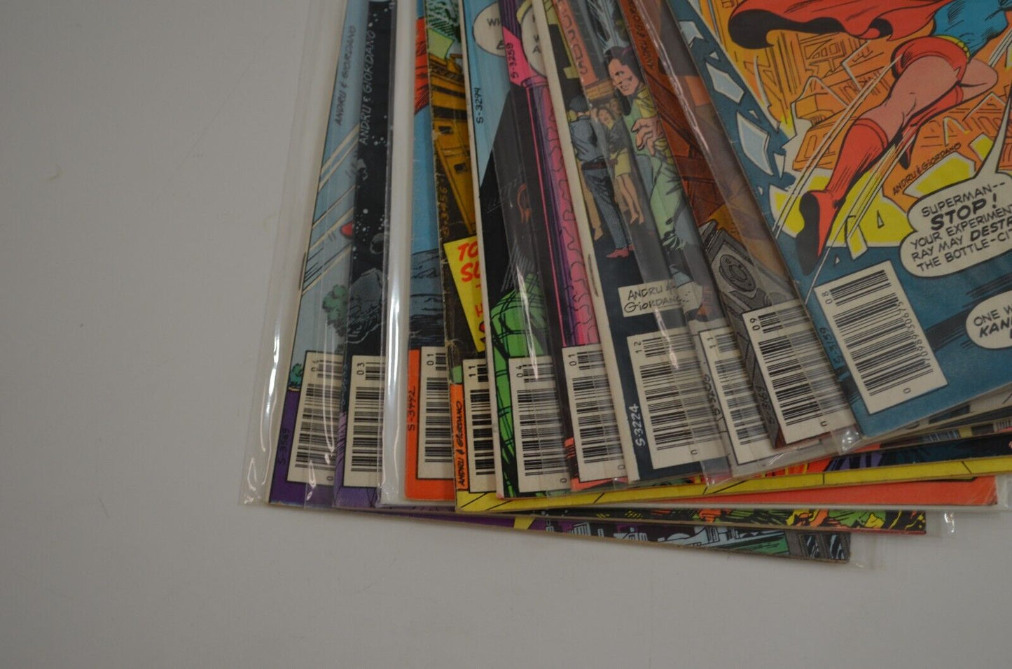 Superman 318-325 329 331 338-343 346 353 355 357-372 DC Comic Lot of 34