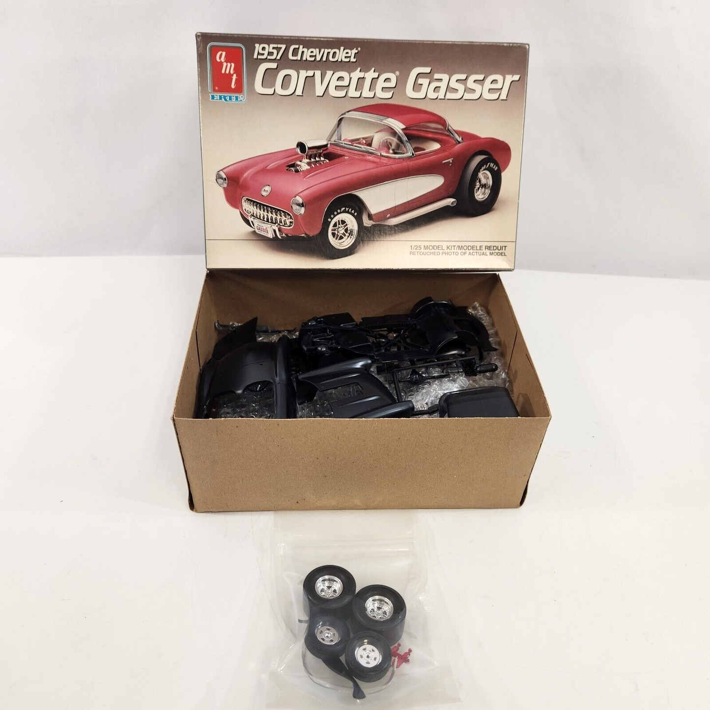 AMT ERTL 1957 Chevrolet Corvette Gasser Model Car Kit 1/25 Scale #6355 Complete
